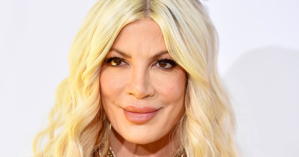 Tori Spelling says she lost about 40 pounds on Mounjaro after her fifth pregnancy