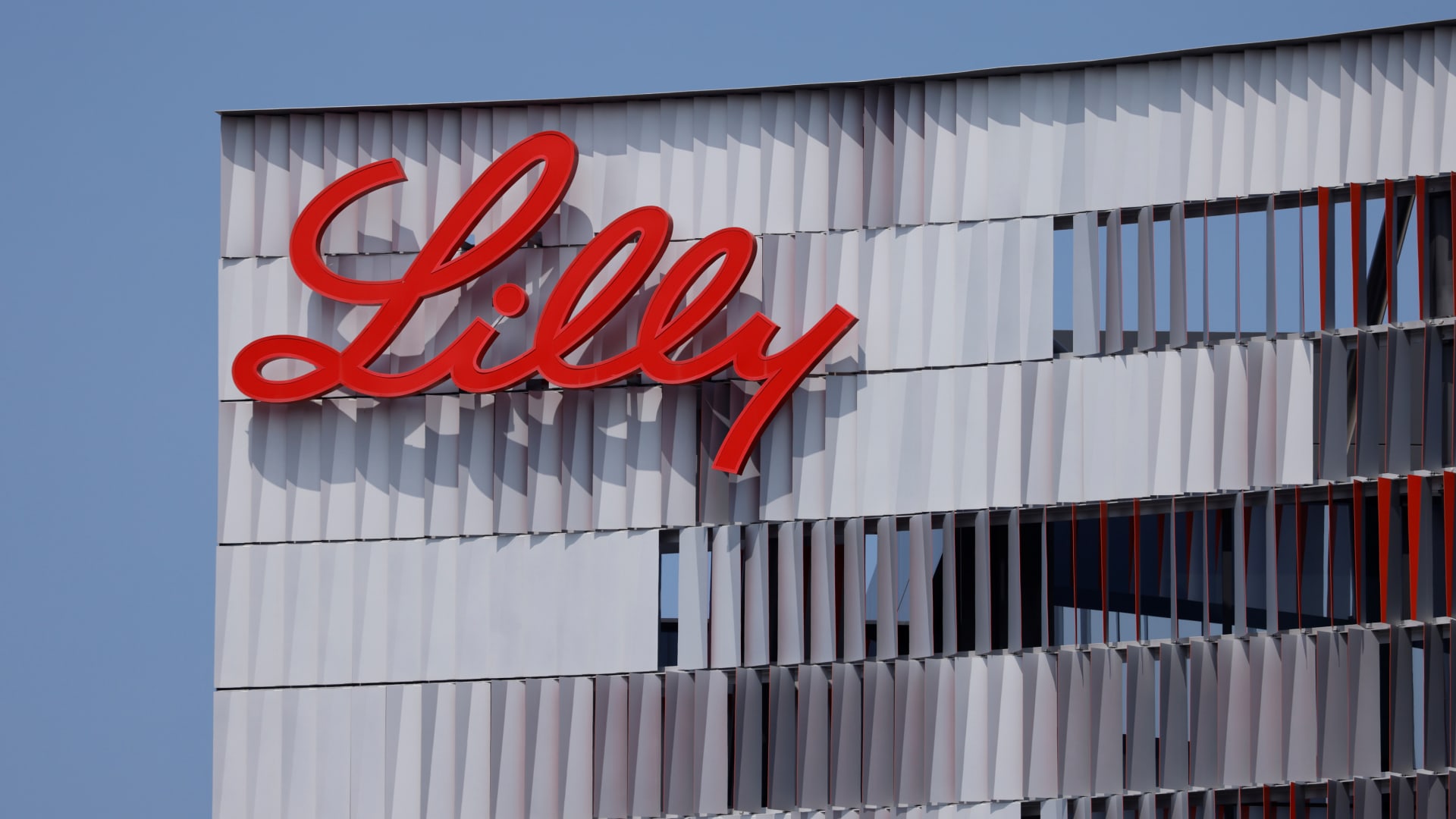 Lilly raises 2025 outlook as Mounjaro and Zepbound sales jump, but orforglipron data misses expectations