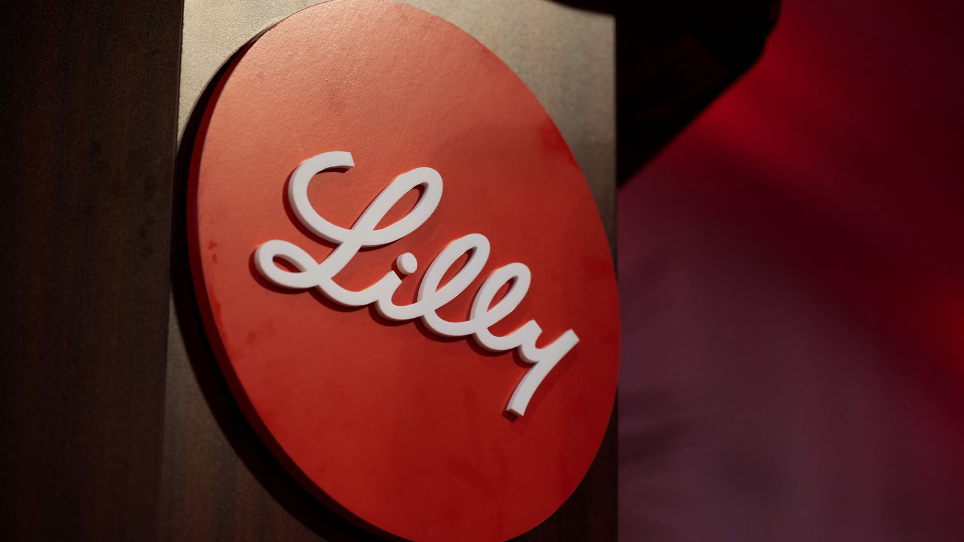 Trump floats $150 monthly price for GLP-1 drugs, sending Lilly and Novo shares lower
