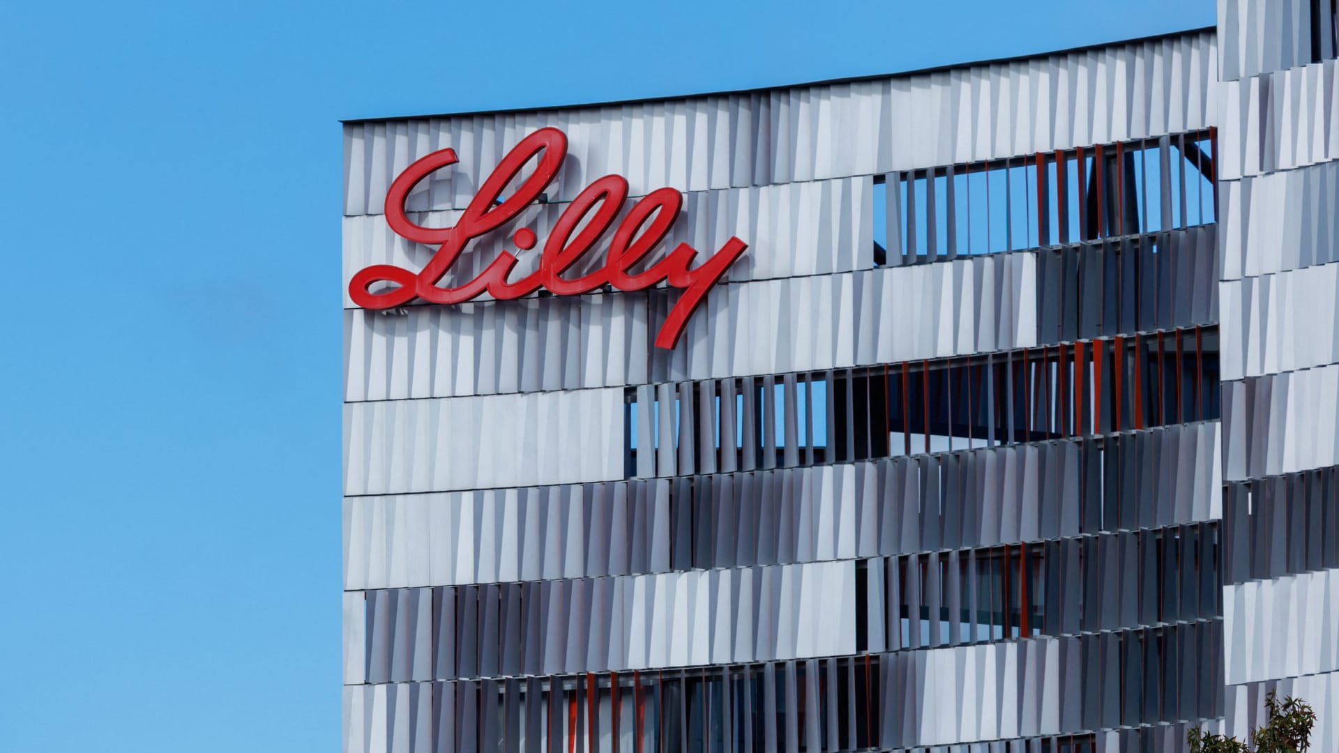 Eli Lilly opens Employer Connect, pricing Zepbound at $449 a month for employers